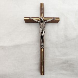 Vintage 8" x 4" Wall Mounted Walnut Wooden Crucifix M&C